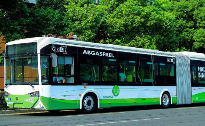 CRRC18-meter pure electric articulated bus